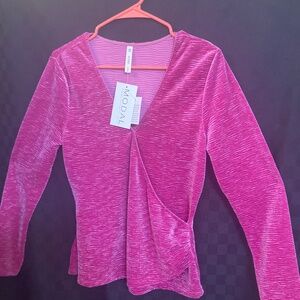 ACOS & A FAUX WRAP TOP SIZE M FUSHIA LONG SLEEVE TEXTURED VELVET